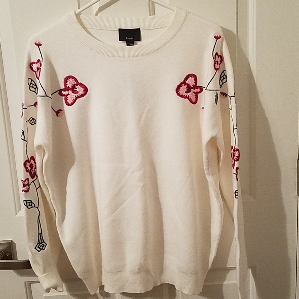 Lumiere Crew Neck Sweater with Floral Embroidery